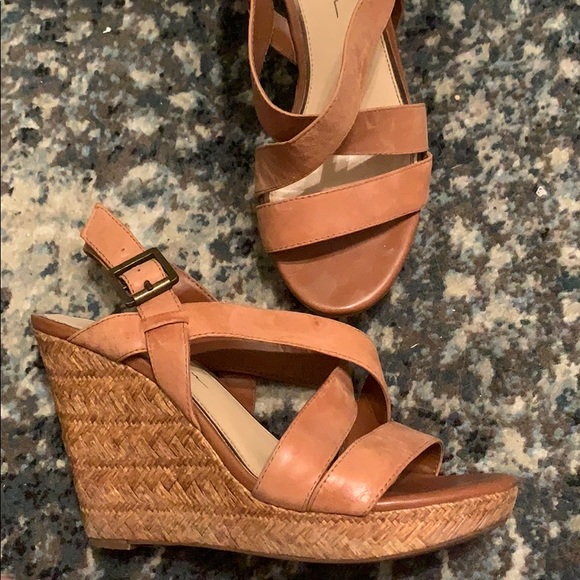 Jessica Simpson brown leather wedges - Picture 2 of 3